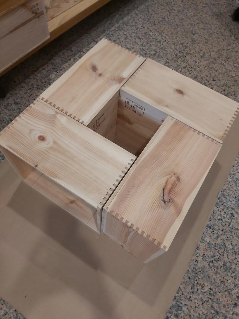 Wine Crate Coffee Table / How To Diy Coffee Table From Recycled Wine Crates : This simple cool idea is cost effective and you can make it your own.