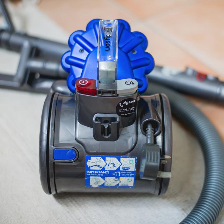 [Free delivery] Dyson DC26 Multi Floor Compact Canister Vacuum Cleaner