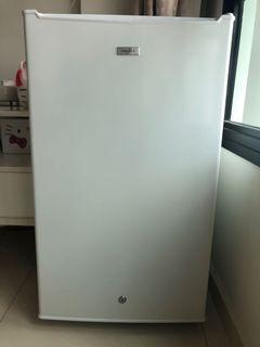 Farfalla Upright Freezer 80L