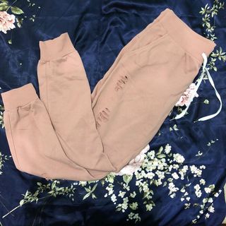 (Category: ) located in . Submitted by wardrobeful (Listing ID 1020202166, Image 1). Description: .