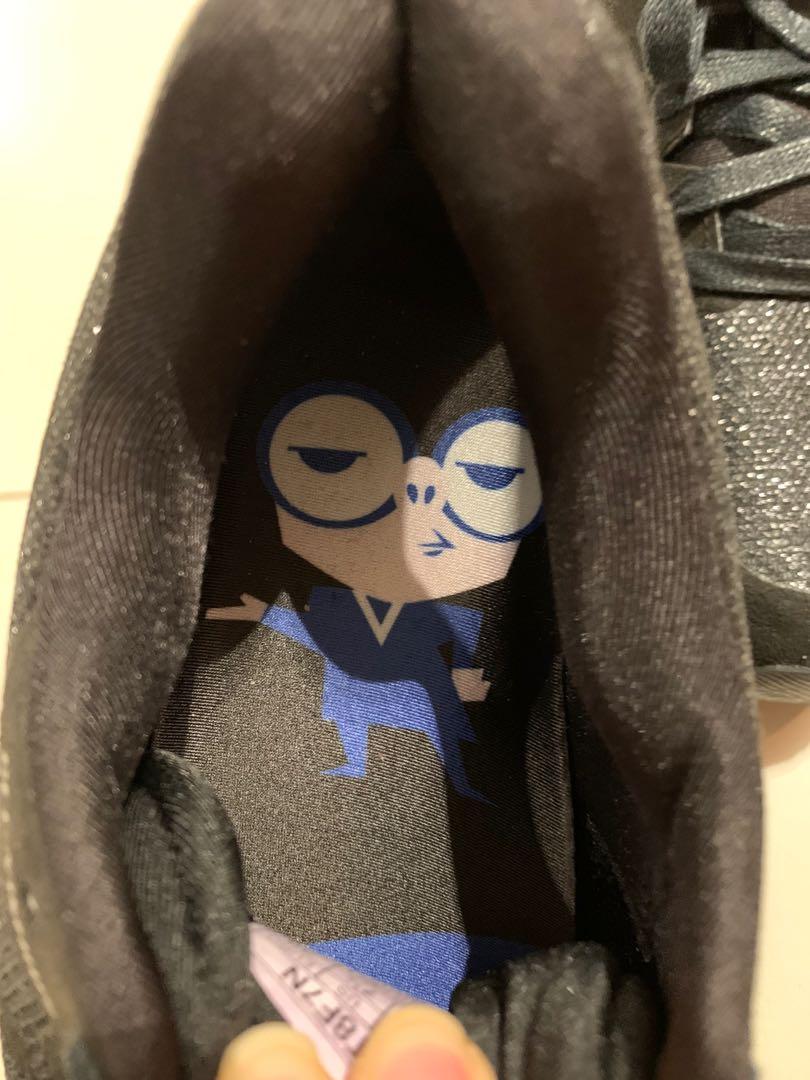 Gel-nimbus 20 disney? store pixar incredibles 2