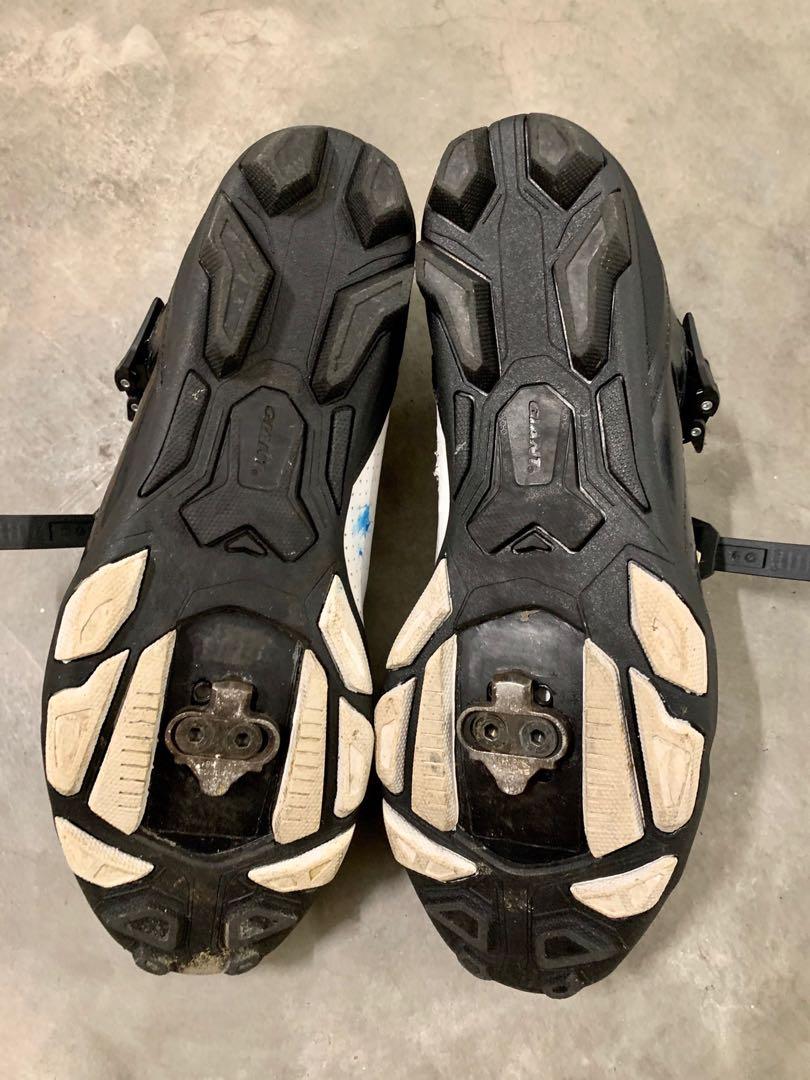 Giant SPD Shoes Sports Equipment Bicycles Parts Bicycles on