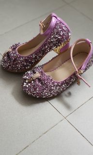 (Category: ) located in . Submitted by meloveshopping2003 (Listing ID 1020107060, Image 1). Description: .