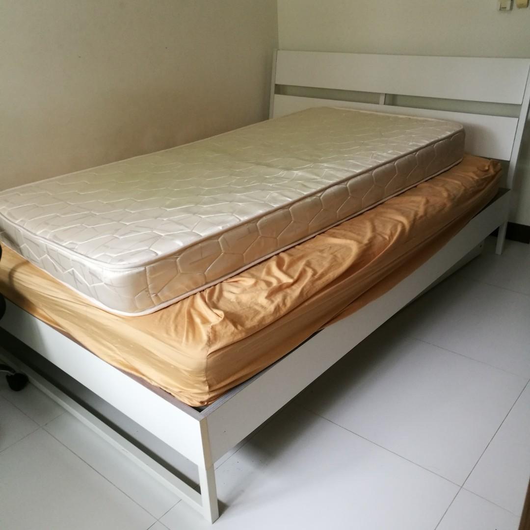 Ikea Queen Size Mattress HYLLESTAD Pocket sprung, Furniture & Home