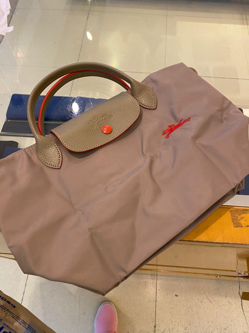 Longchamp pliage club small short handle, Luxury, Bags \u0026 Wallets on  Carousell