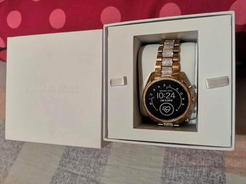 michael kors smartwatch fake