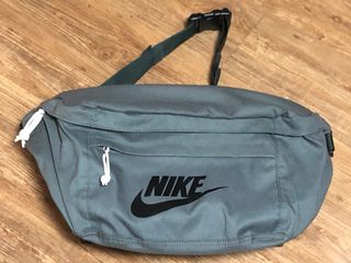 (Category: ) located in . Submitted by ahhungshop (Listing ID 1020208684, Image 1). Description: .
