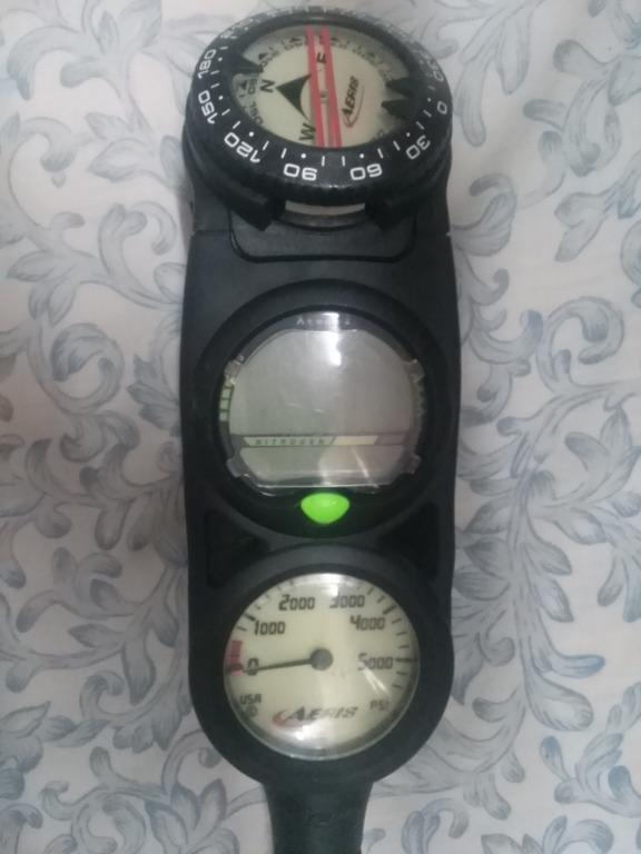Scuba Dive computer dive com Aeris Atmos 2 console quick disconnect spg compass +built-in dive tool (Category: Water Sports) located in Davao. Submitted by blake.auge (Listing ID 1020293371, Image 2). Description: Aeris Atmos 2 console with built-in dive TOOL, spg, compass, and quick disconnect hose Excellent condition, works perfectly 10500, buyer pays any shipping from Davao City please PM any questions or comments.