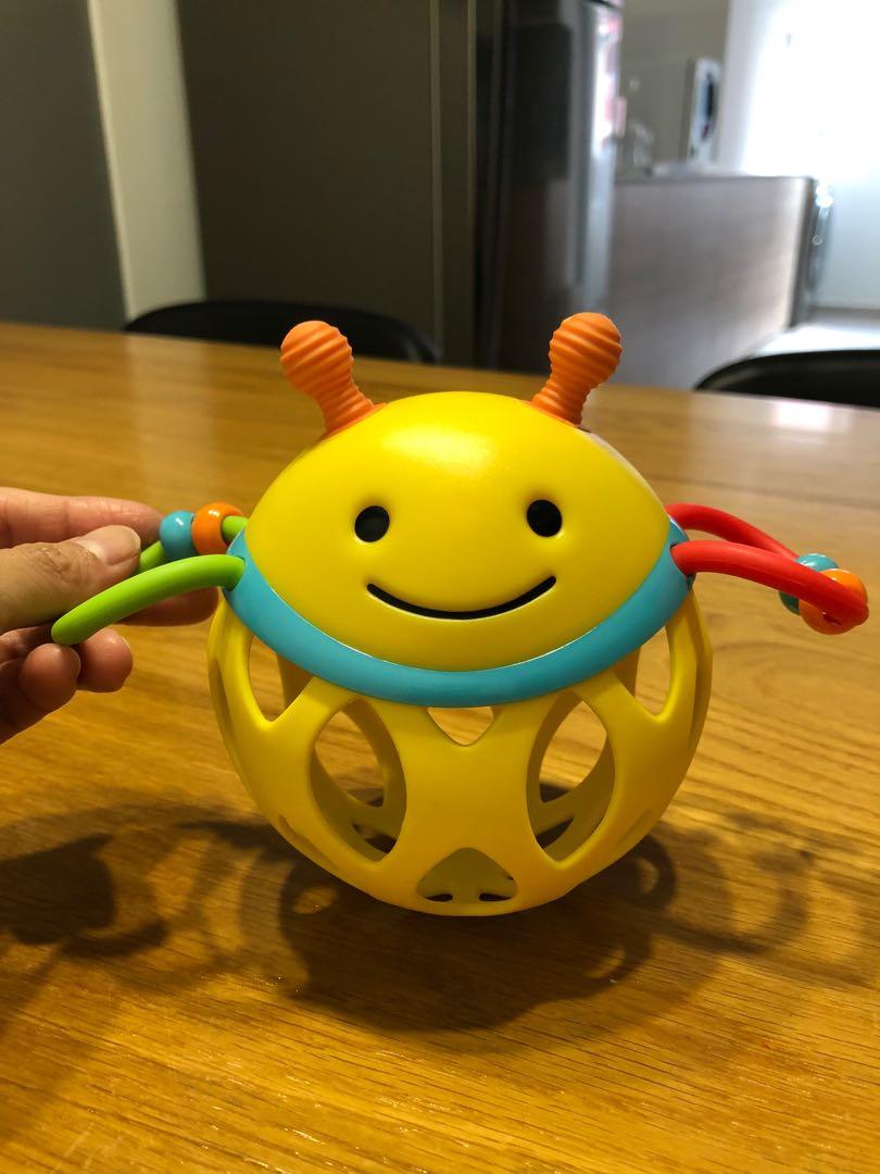 skip hop roll around bee