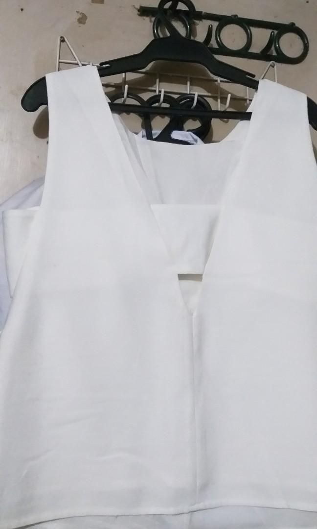 Sm womans (Category: Traditional & Ethnic wear) located in Manila. Submitted by mallows__ (Listing ID 1020212227, Image 1). Description: Rush sale preloved sleeveless for only 100.