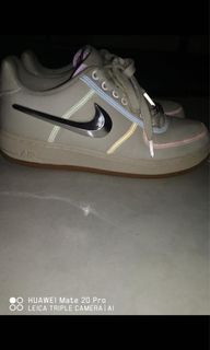 Travis scott hotsell af1 swoosh