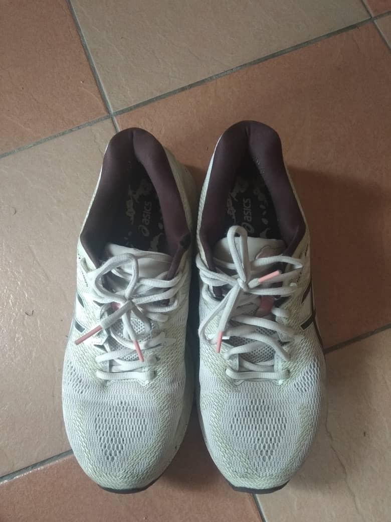 asics nimbus 20 sp sakura edition Men s Fashion Footwear