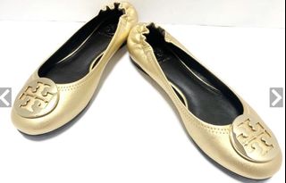 what stores sell tory burch shoes