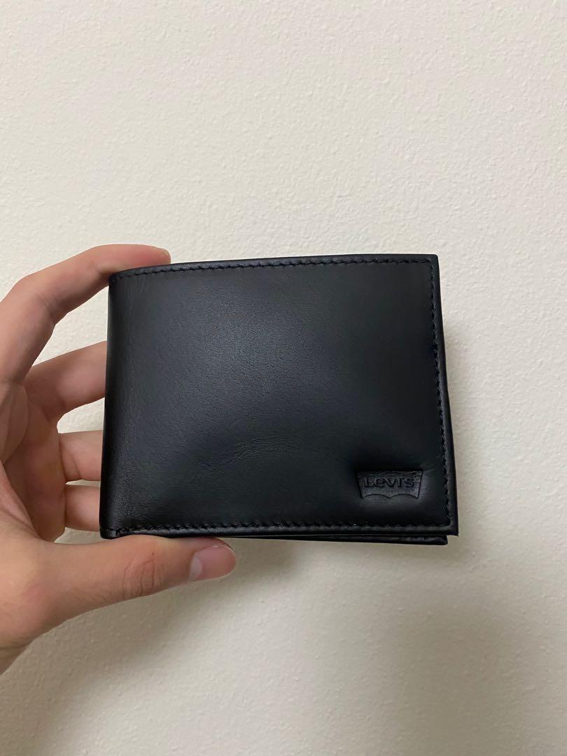 levi's brand wallet