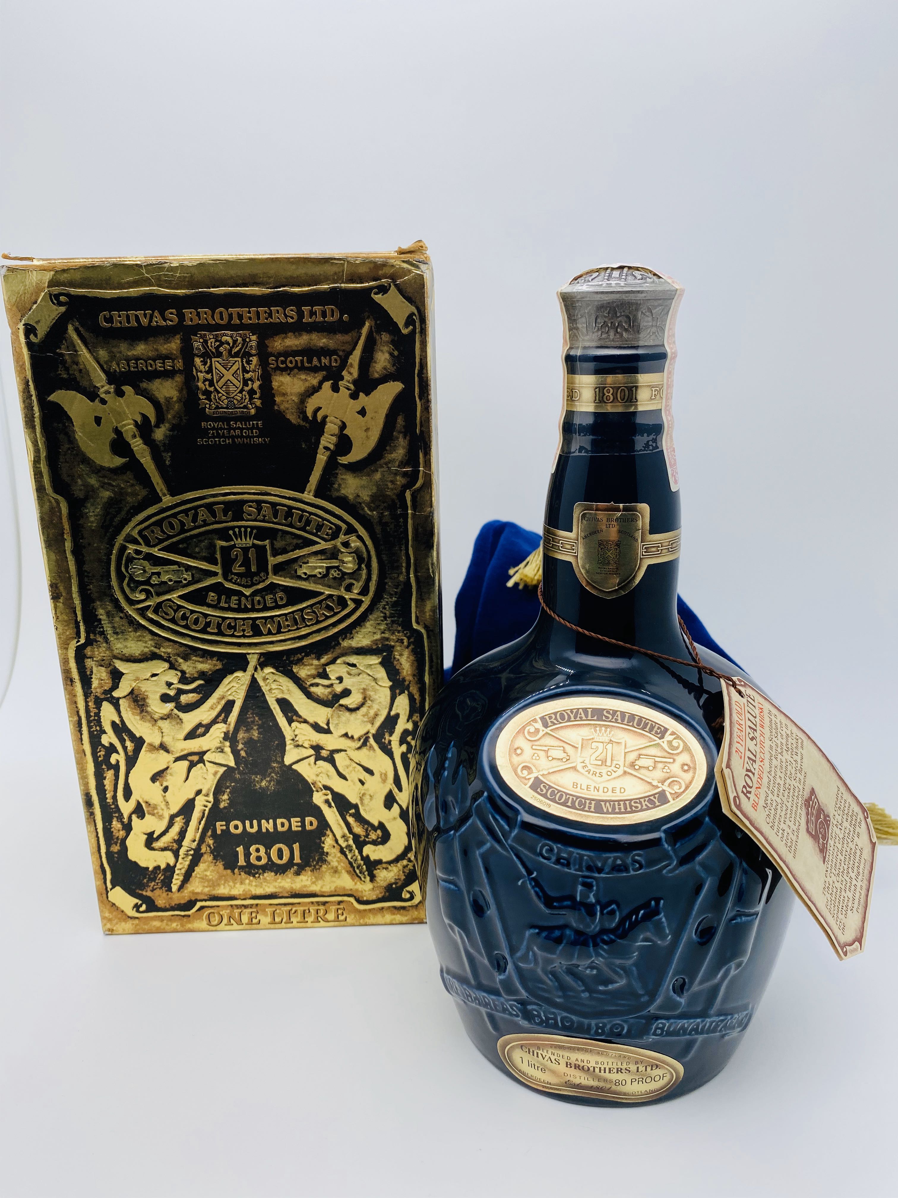 Chives Royal Salute 21 Years Whisky 1000ml 舊裝皇家禮炮瓷瓶, 嘢食