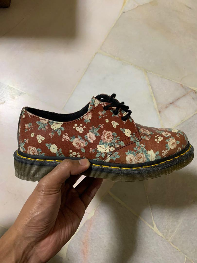 dr martens one utama