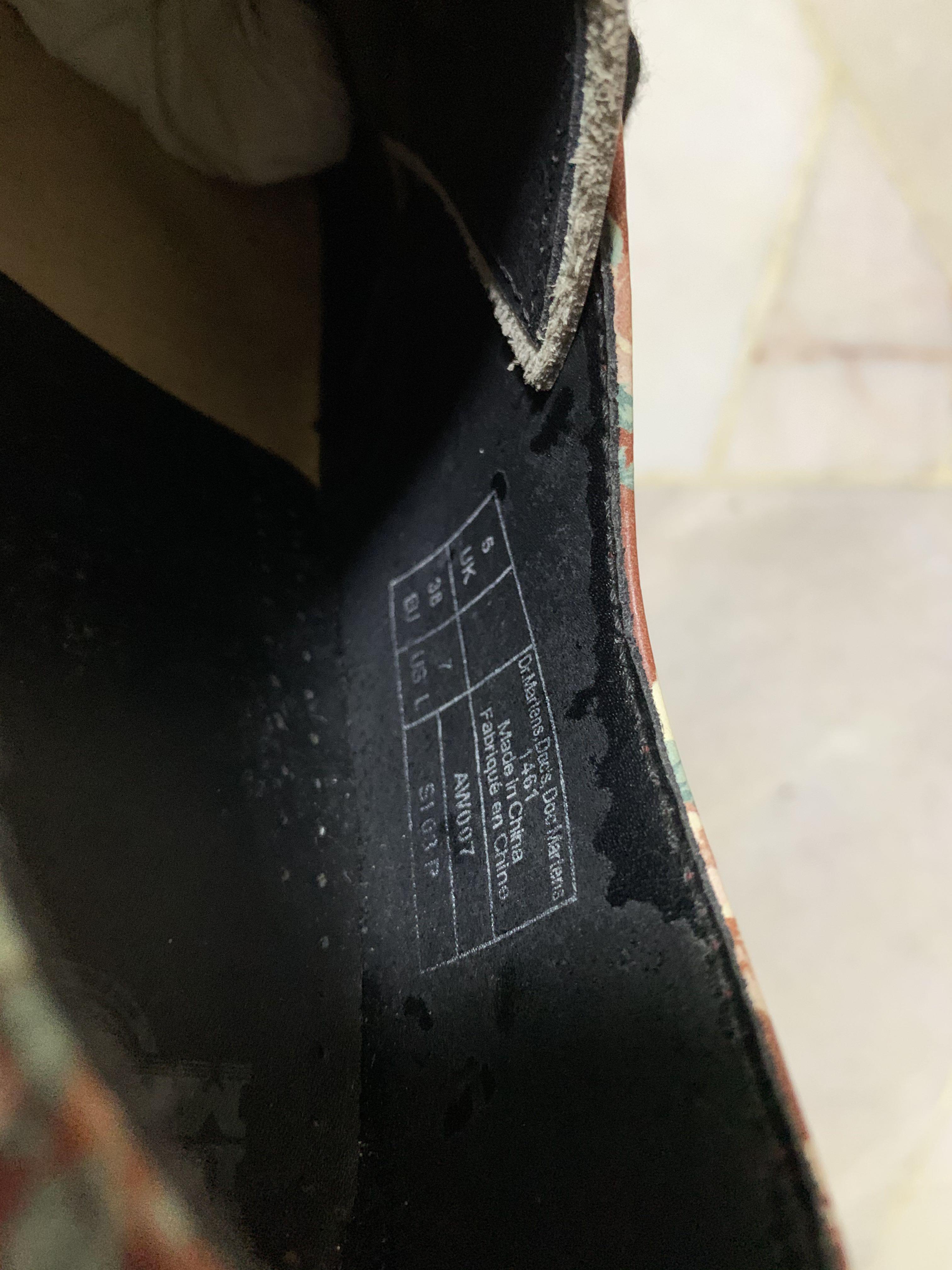 dr martens one utama