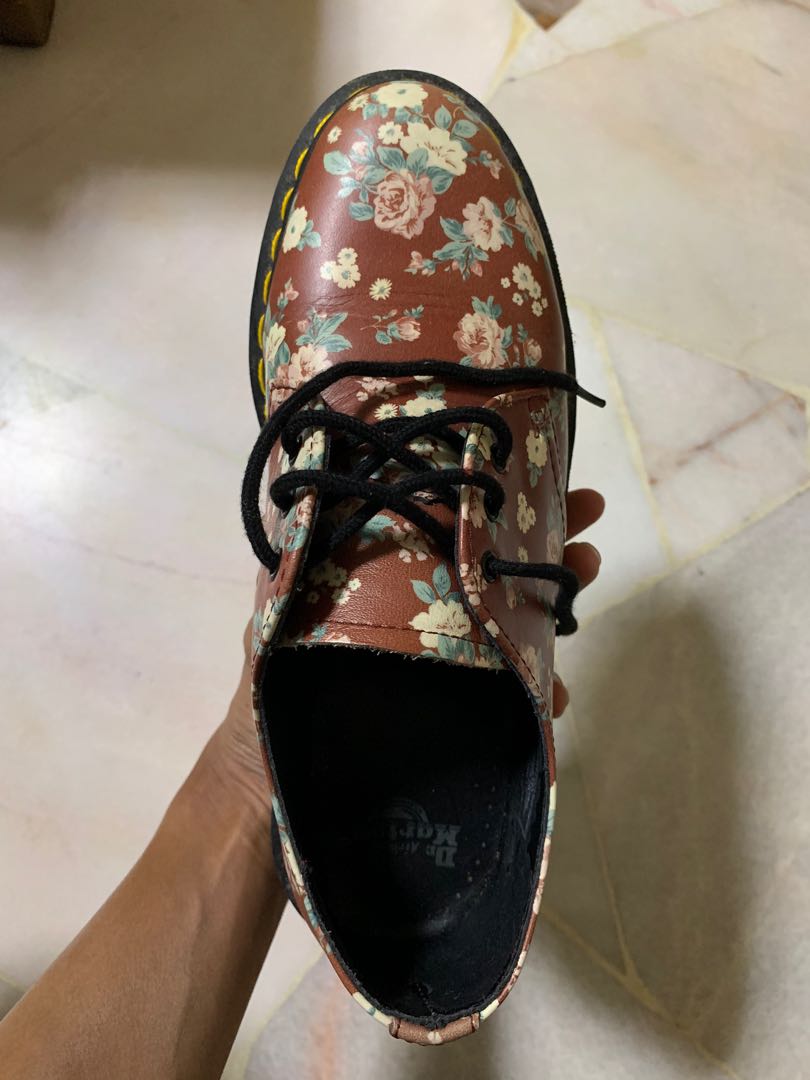 dr martens one utama