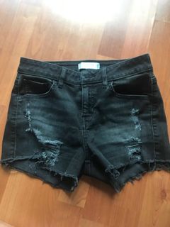 (Category: ) located in . Submitted by leane127 (Listing ID 243852771, Image 1). Description: .