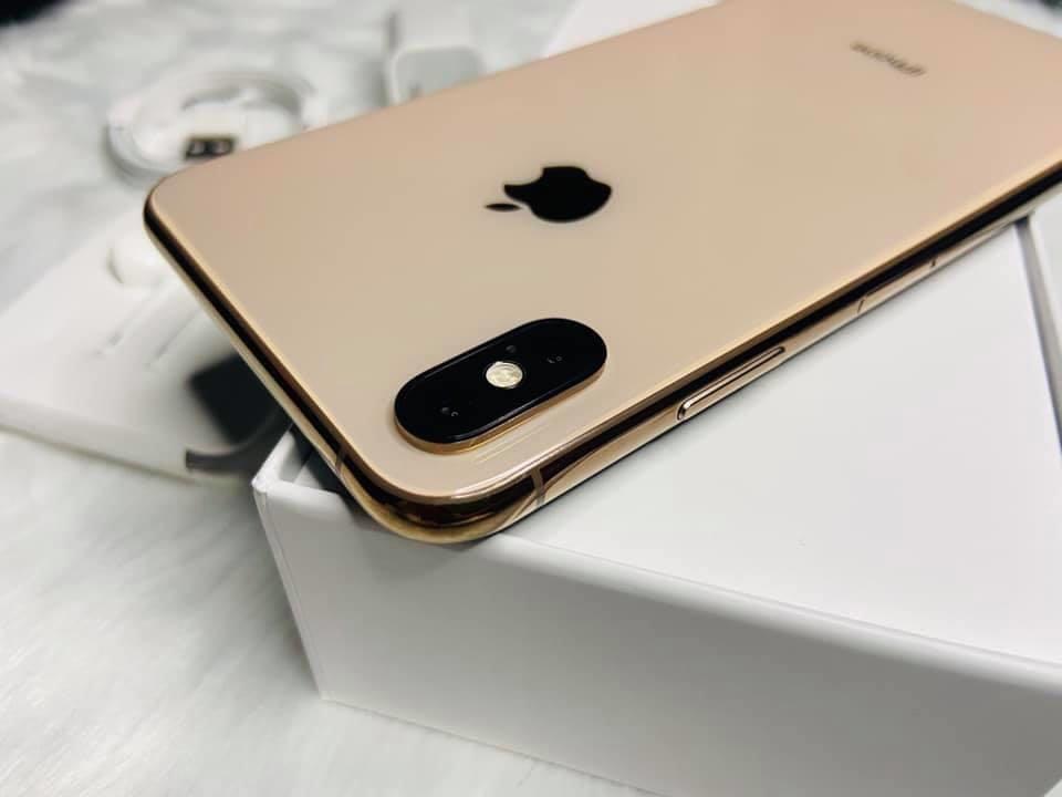 Iphone Xsmas 64gb Gold Mobile Phones Gadgets Mobile Phones Iphone Iphone X Series On Carousell