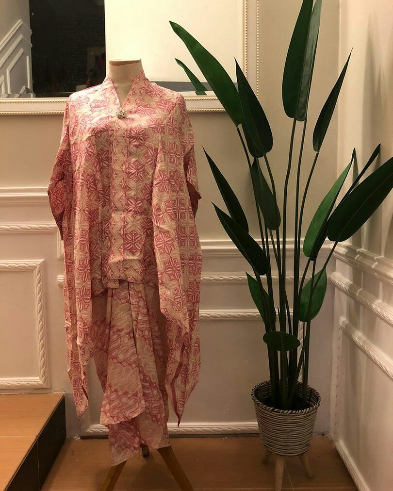 Kaftan Batik Semi Sutera Viscose Indonesia Women S Fashion Clothes Others On Carousell
