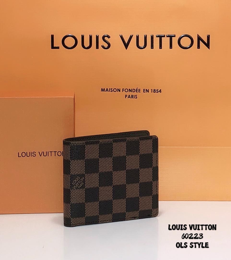 LV Wallet with box 🔥🔥🔥, Men's Fashion, Watches & Accessories, Wallets &  Card Holders on Carousell