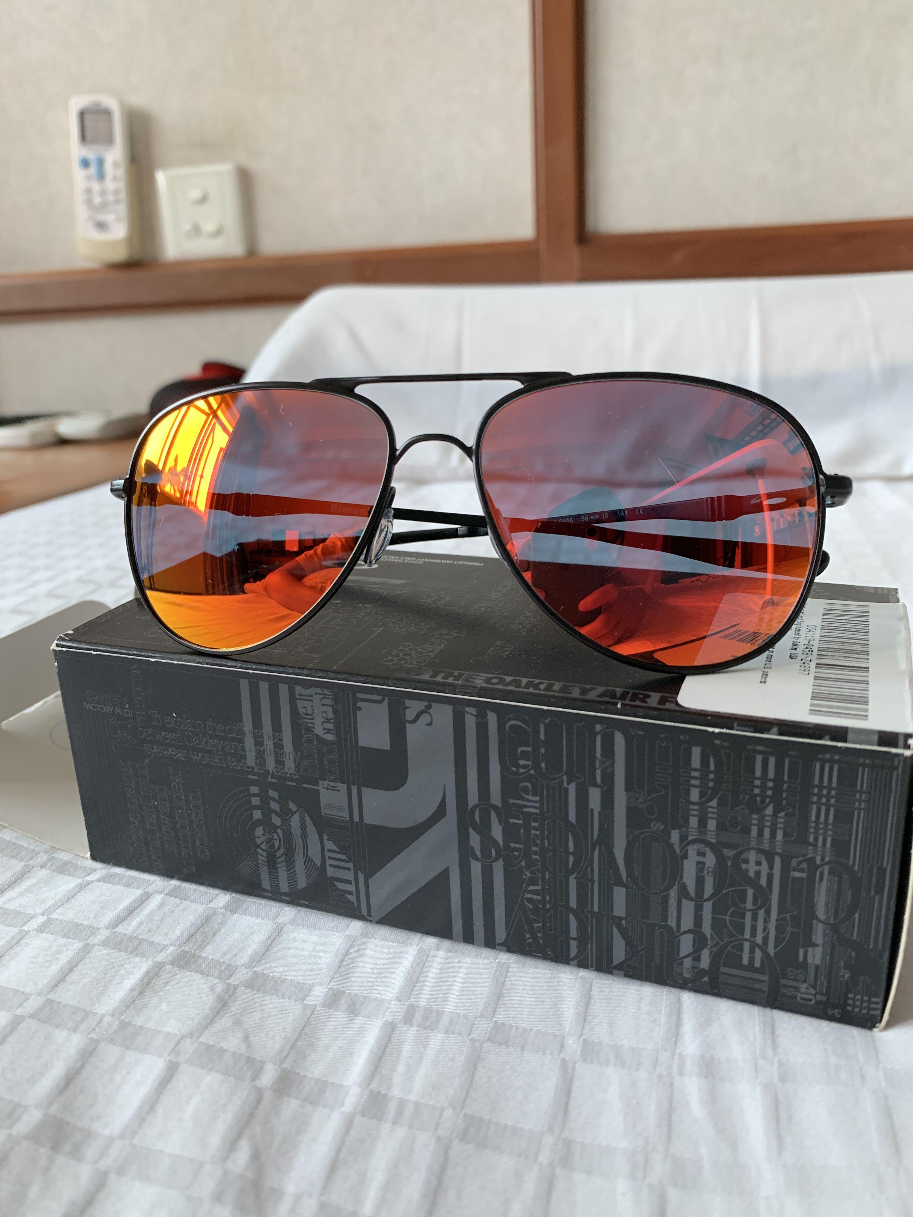 Oakley Elmont M satin black with ruby iridium