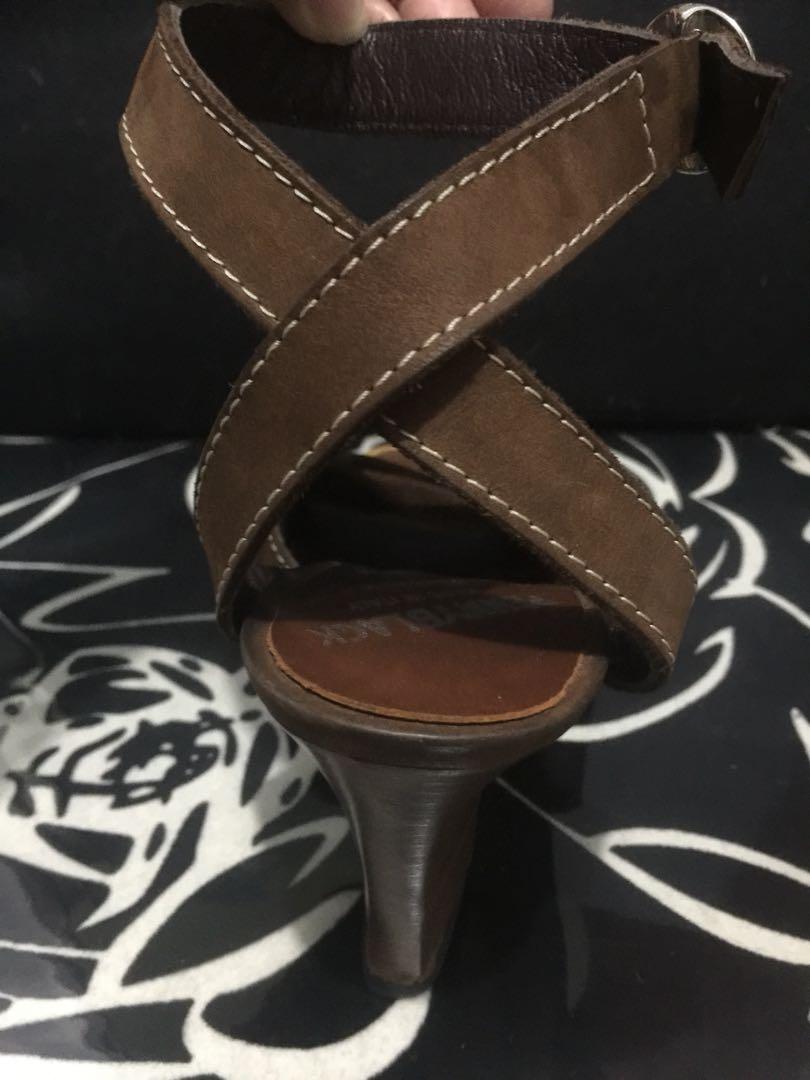 Pennyblack Leather Italy Heels (Category: Heels) located in Quezon City. Submitted by rmave (Listing ID 1020534489, Image 3). Description: Authentic Pennyblack Brown Heels Made in Italy Leather Classy Crossback Strap In Good Condition Sign of usage RFS: Decluttering, Closet Clean Up Price: P800 NOW, Last Price: P350 Pick Up Fee by the Buyer Location: Quezon City .