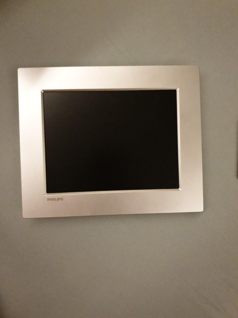 Philips Digital Photo Frame, Everything Else on Carousell