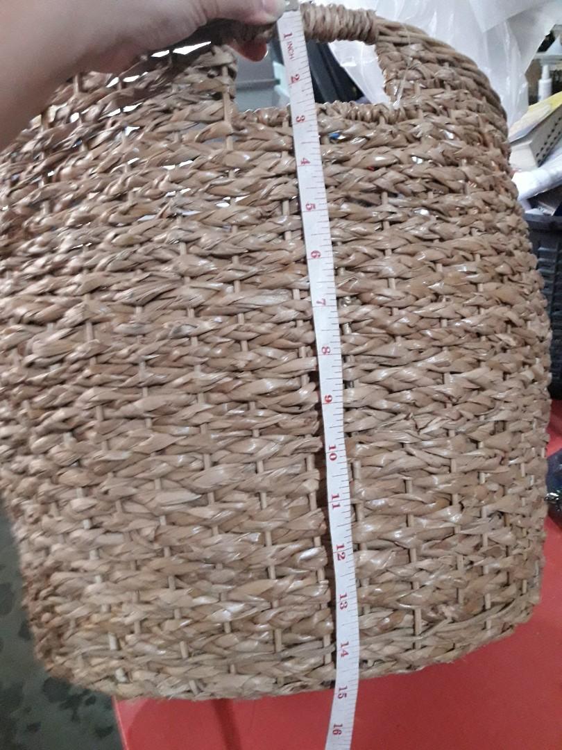 Rattan Laundry Basket (Category: Laundry Baskets) located in Las Pinas. Submitted by jaziyah4 (Listing ID 1020401239, Image 3). Description: like new. size 18" dia x 15" h.