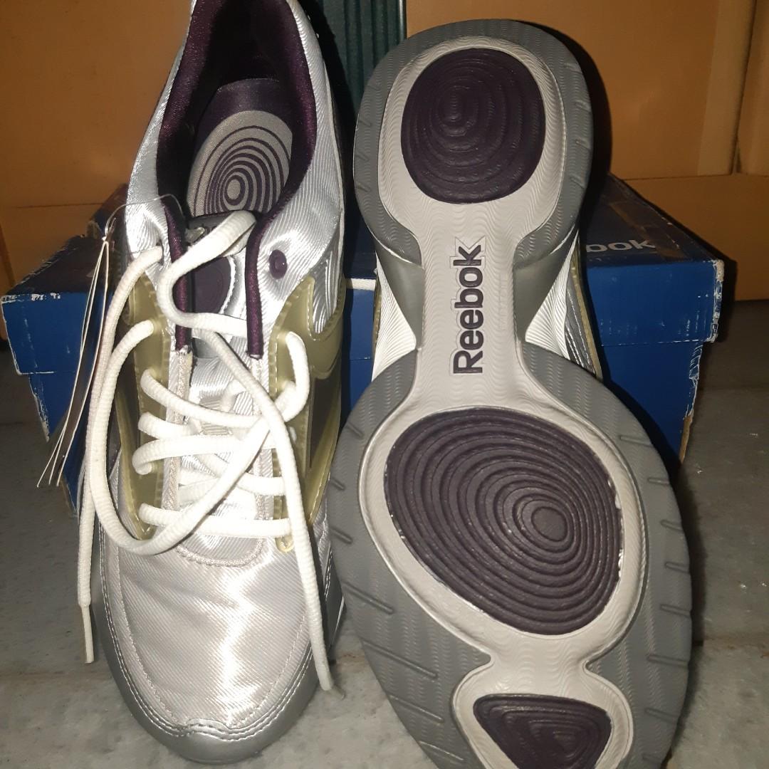 Reebok Easy tone silver, Fesyen Wanita, Sepatu di Carousell