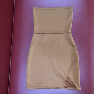 (Category: ) located in . Submitted by wardrobeful (Listing ID 1020417022, Image 1). Description: .