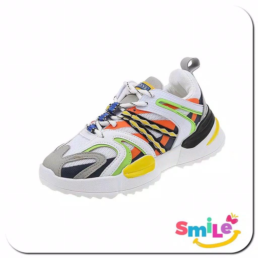 Smile Sepatu Wanita Import Sneakers Wanita Edisi Terbaru Sp 124 Yl 03 Btm Men S Fashion Footwear Sneakers On Carousell