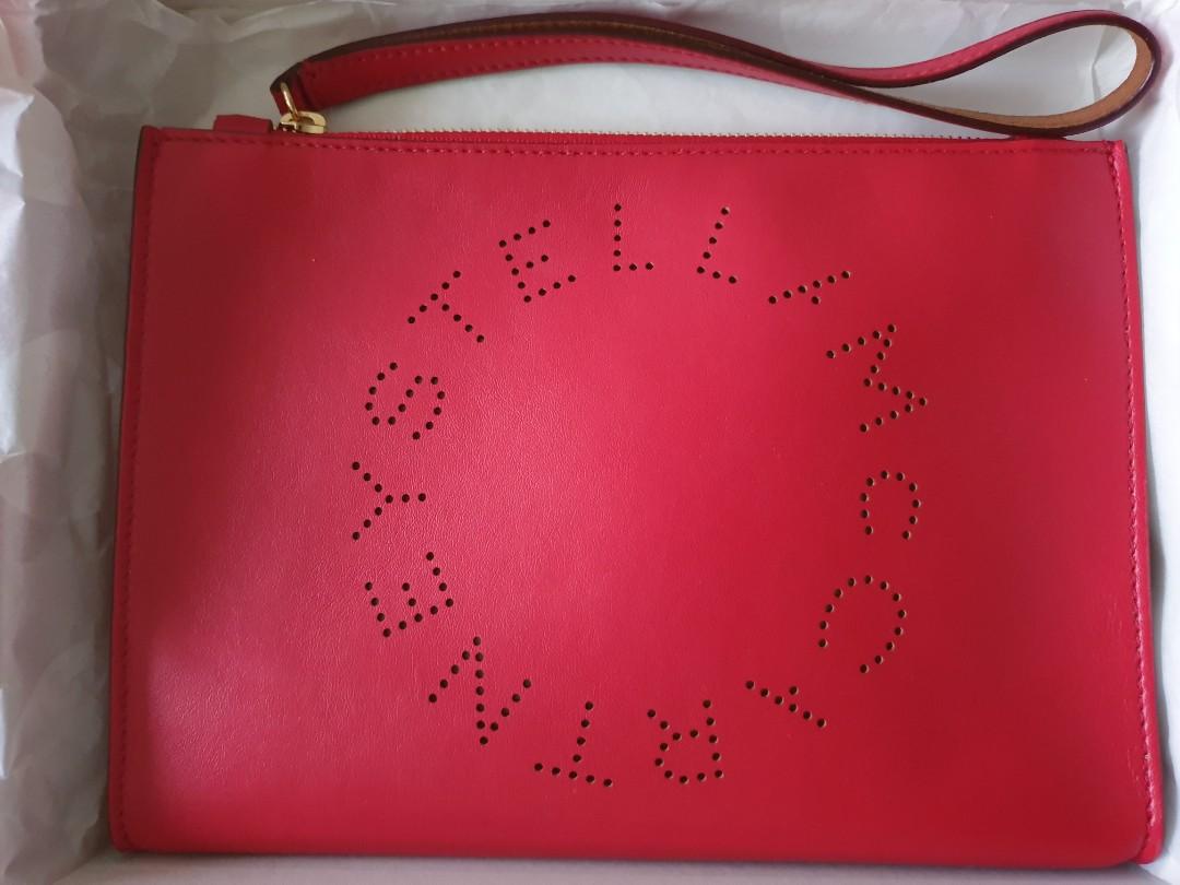 Stella mccartney logo clearance clutch