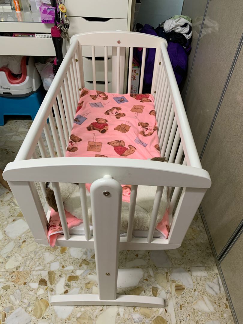 Swinging Crib, Babies & Kids, Baby Nursery & Kids Furniture, Cots