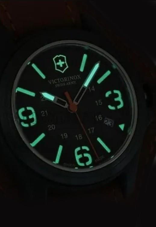 NO BOX Victorinox Swiss Army Swiss Made Black Nylon Strap Watch
