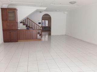 (Category: ) located in . Submitted by xinni_l (Listing ID 1020300335, Image 1). Description: .