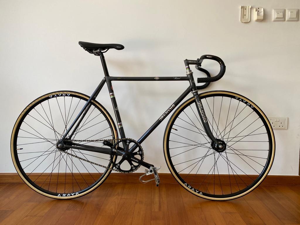 fixie racing bike