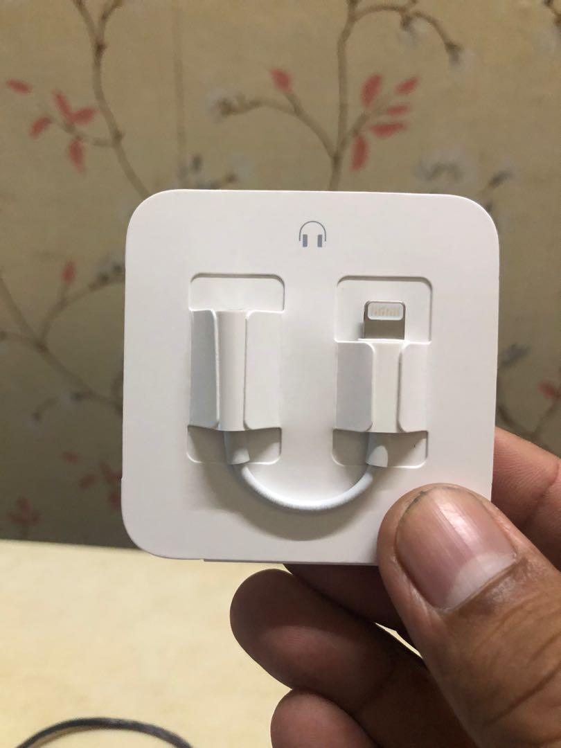 Apple headset orig (Category: Headphones & Headsets) located in Taguig. Submitted by donpakundo13 (Listing ID 1020619981, Image 2). Description: .