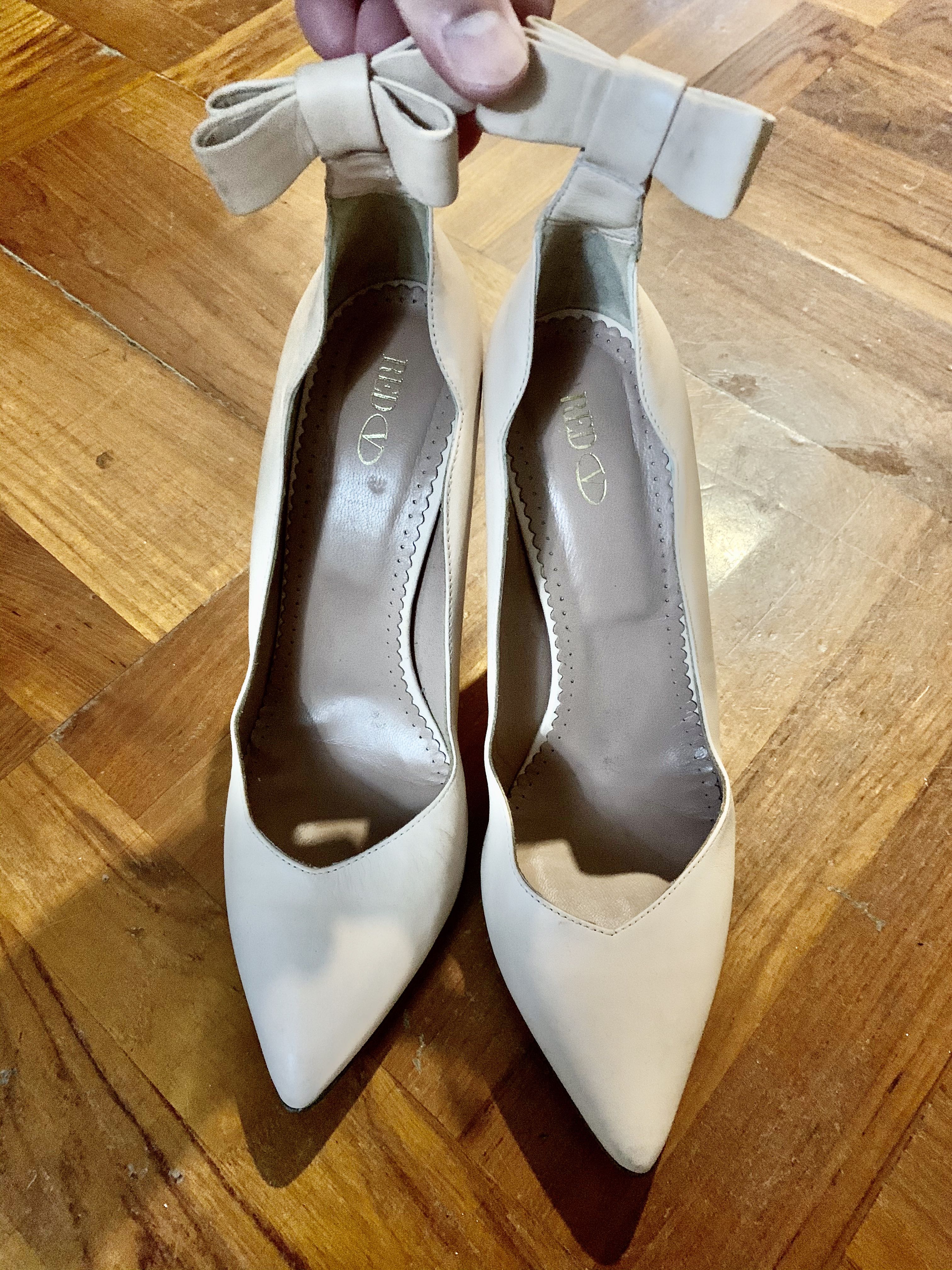 Baby pink Red Valentino’s shoes size 40, 女裝, 女裝鞋 Carousell