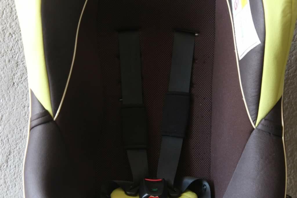 Combi Luxtia Turn baby car seat rotates 360 degrees, Babies & Kids