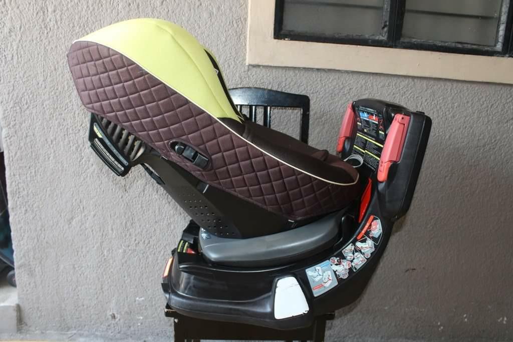 Combi Luxtia Turn baby car seat rotates 360 degrees, Babies & Kids