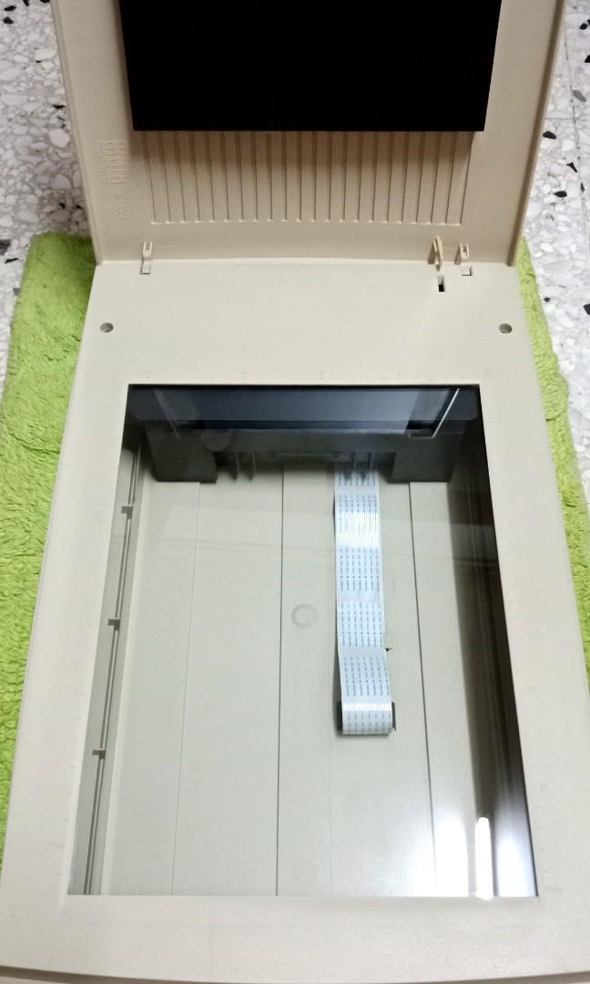 Computer Scanner (Category: Computer Parts) located in Kuala Lumpur. Submitted by ncs2u (Listing ID 1020634697, Image 2). Description: * Used Item * Good Condition 95% New * Cash & Carry!! * No Delivery!! * COD At Kepong Only! - Scanner x 1 - CD driver x 1.