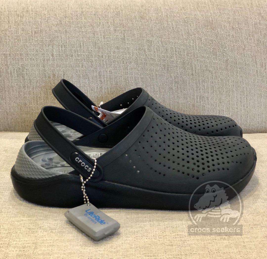 Crocs wangsa shop walk