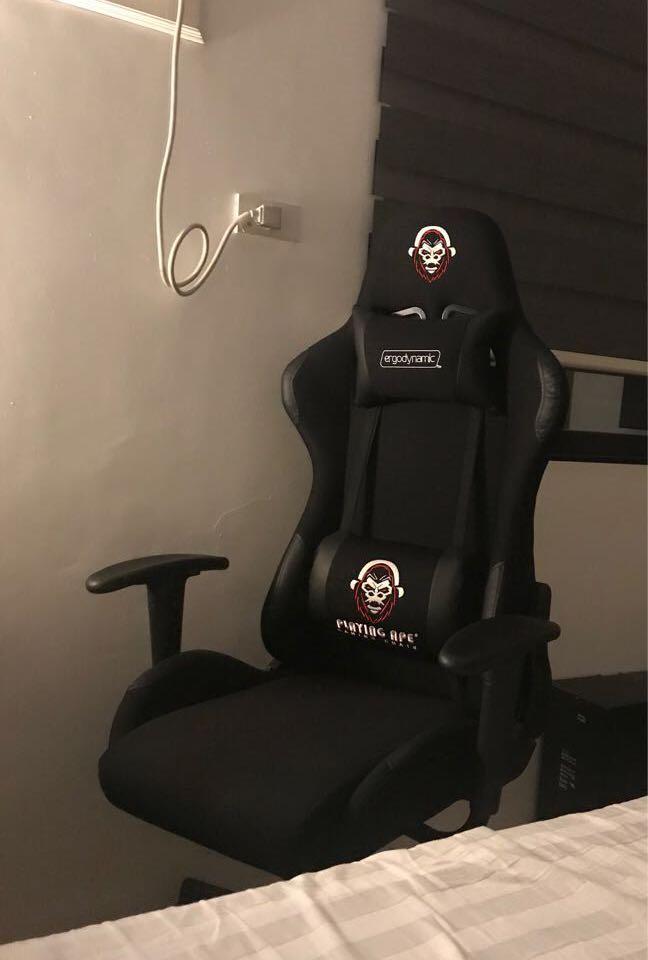 Playing ape shop gaming chair