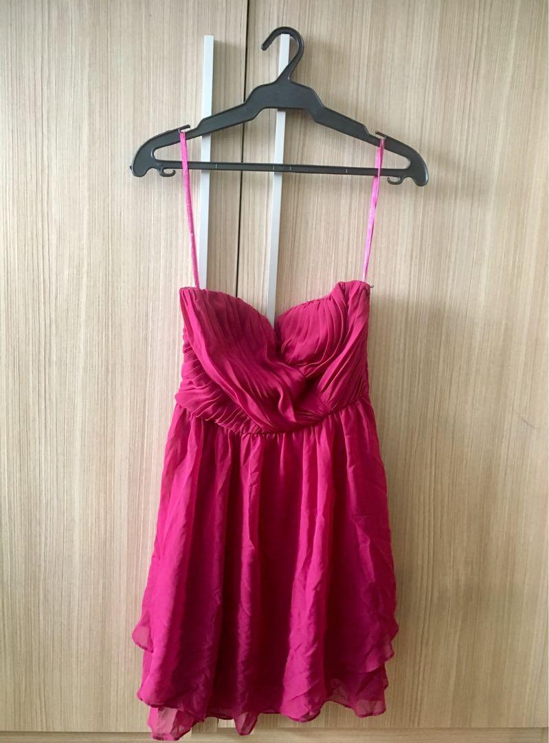 Fuchsia Pink Party Dress (Category: Dresses) located in Mandaluyong City. Submitted by camlu (Listing ID 1020703518, Image 1). Description: .