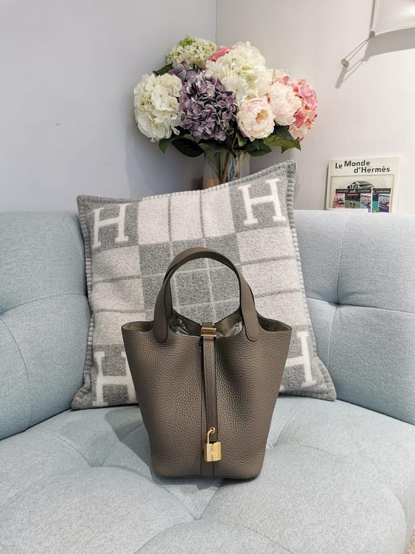 Hermès Picotin 18 金扣 Etoupe Y, 女裝, 女裝袋 ＆ 銀包 - Carousell