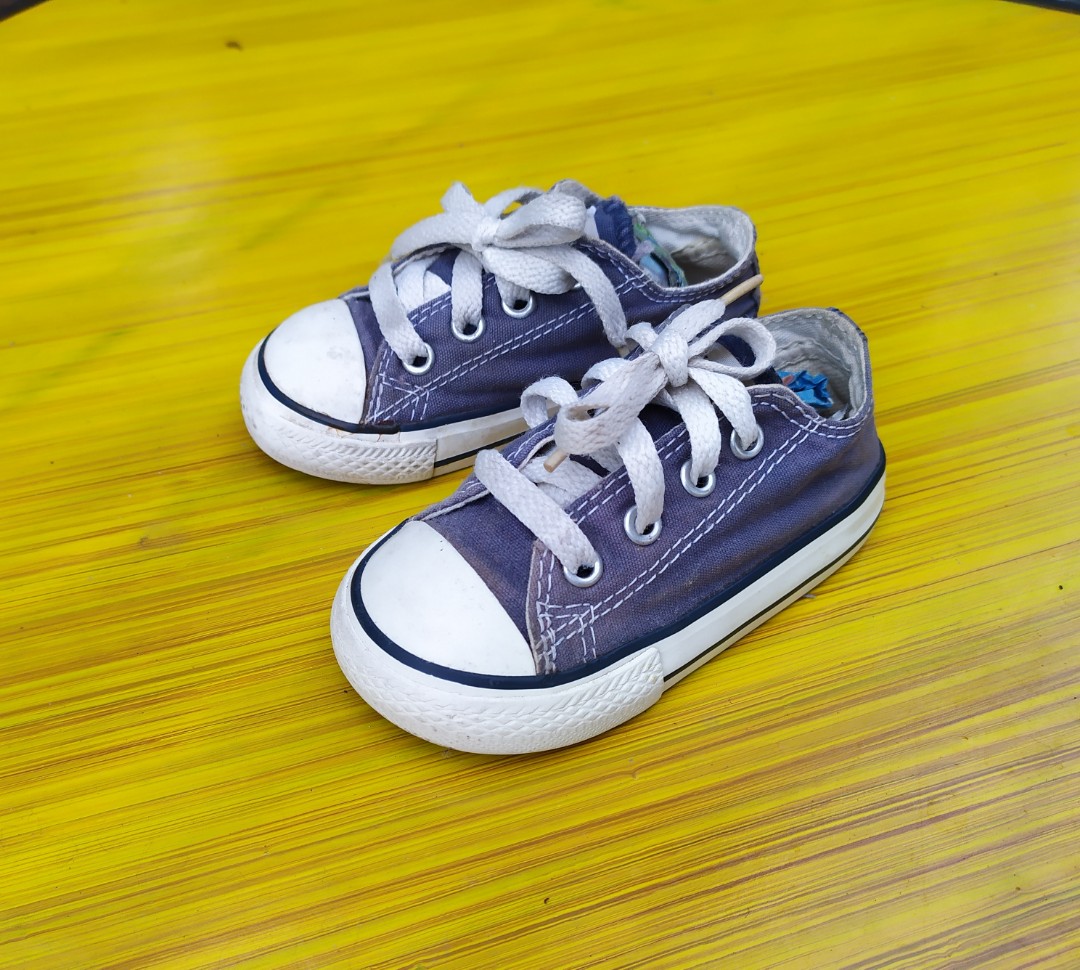 kasut Converse Baby Shoes, Babies \u0026 Kids, Boys' Apparel, 1 to 3 Years on  Carousell