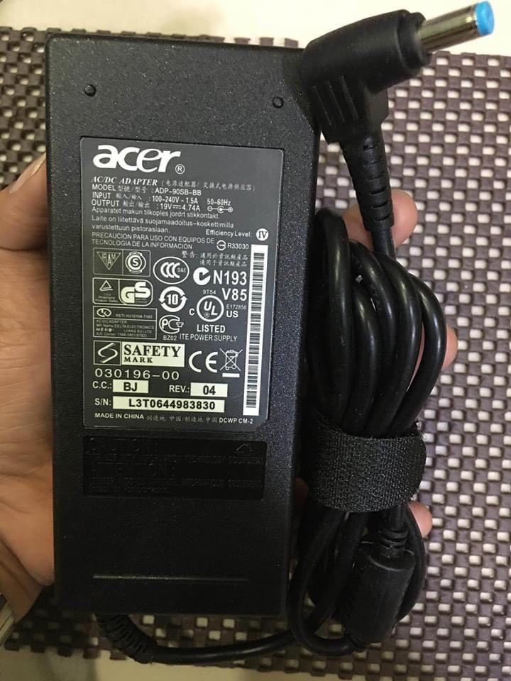 LAPTOP CHARGER ALL BRANDS (Category: Chargers) located in Makati City. Submitted by guerle (Listing ID 1020785745, Image 3). Description: .