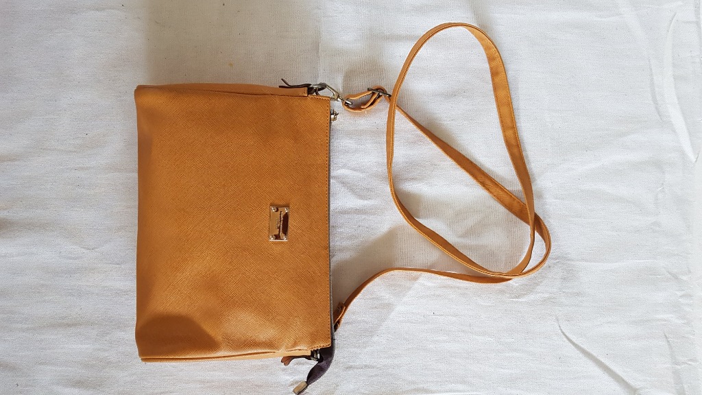 mustard sling bag